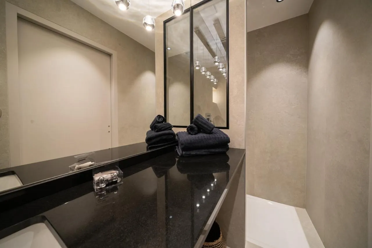 Le Luxury Design De La Vieille Ville Annecy